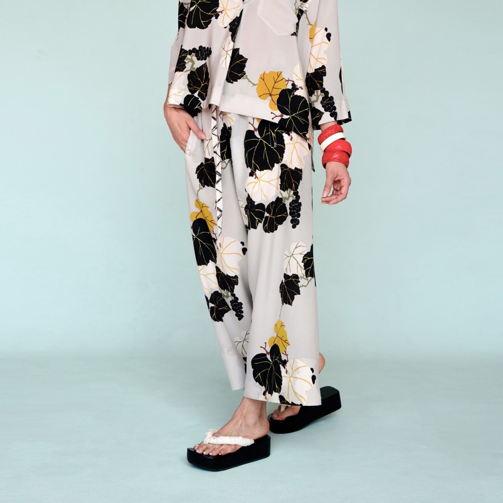 Wide-Leg Floral Print Pants in Light Gray and Black